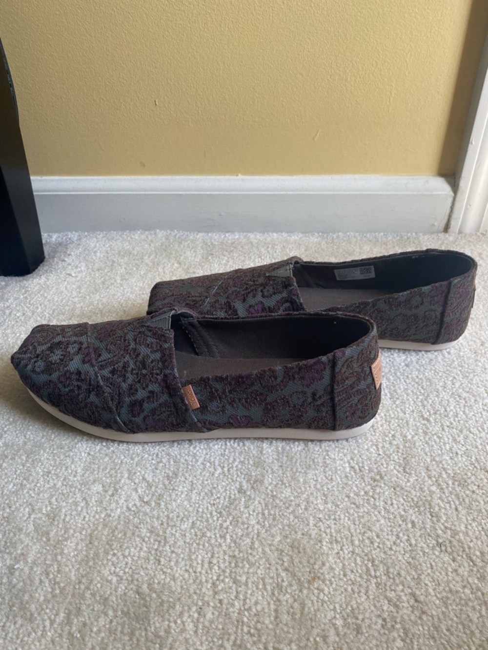 TOMS Alpargata Basil Green Purple Floral Brocade Women’s Size 11 Slip on Shoes - Picture 3 of 6